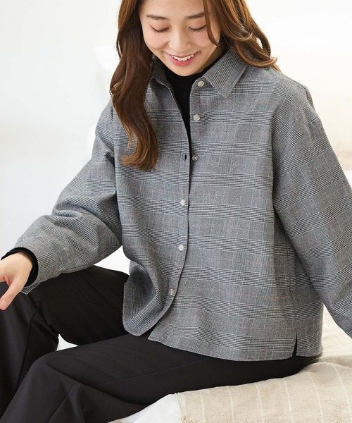 Honeys（ハニーズ）の「ショート丈シャツ（シャツ/ブラウス・レディース・ホワイト系その他/ネイビー×ホワイト/グリーン系その他/ホワイト系その他2/グレー系その他・S/M/L）」の3枚目の写真