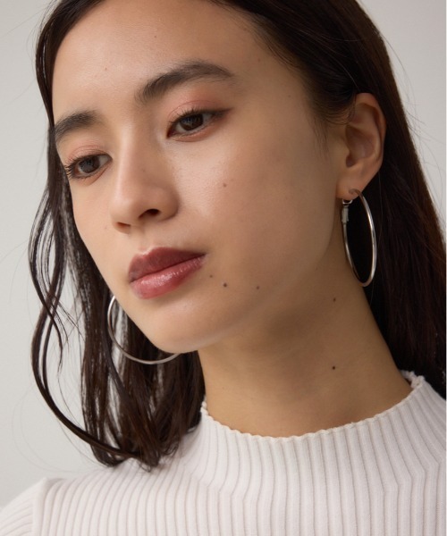 AZUL by moussy(アズールバイマウジー)の「ステンレスビッグフープピアス(ピアス(両耳用)・レディース・シルバー/ゴールド系その他・FREE)」の2枚目の写真