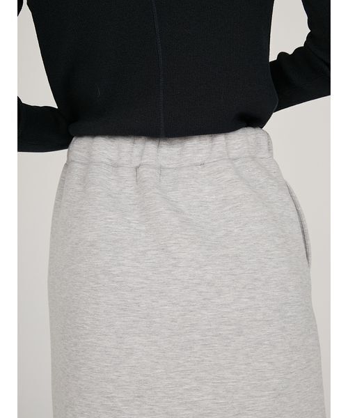 emmi（エミ）の「emmiロゴダンボールミニスカート（スカート・レディース・ブラウン/グレー/ネイビー・F）」の8枚目の写真