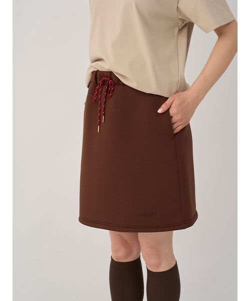 emmi（エミ）の「emmiロゴダンボールミニスカート（スカート・レディース・ブラウン/グレー/ネイビー・F）」の14枚目の写真