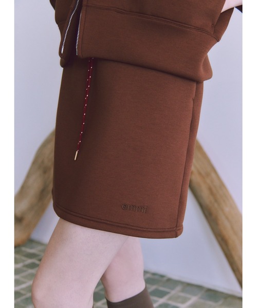 emmi（エミ）の「emmiロゴダンボールミニスカート（スカート・レディース・ブラウン/グレー/ネイビー・F）」の16枚目の写真