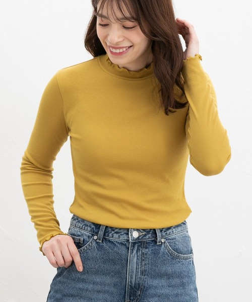 Honeys(ハニーズ)の「メローハイネックTシャツ(Tシャツ/カットソー・レディース・オフホワイト/グリーン/ダークブラウン系/レッド系その他/イエロー/グレイッシュベージュ/ピンク系その他/ブラック/ブルー・LL/M/S/L)」の7枚目の写真