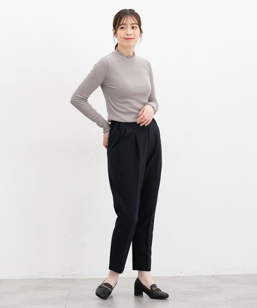 Honeys(ハニーズ)の「メローハイネックTシャツ(Tシャツ/カットソー・レディース・オフホワイト/グリーン/ダークブラウン系/レッド系その他/イエロー/グレイッシュベージュ/ピンク系その他/ブラック/ブルー・LL/M/S/L)」の22枚目の写真