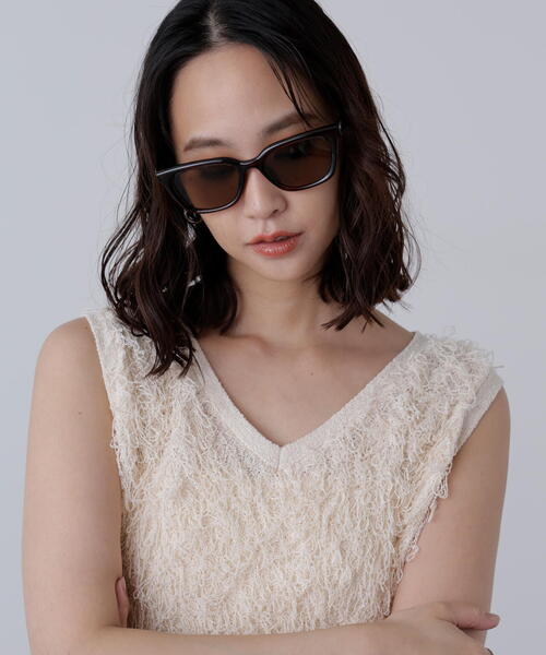 FREE'S MART(フリーズマート)の「スクエアサングラス(サングラス・レディース・ブラウン/ブラック/グレー・フリ-)」の3枚目の写真