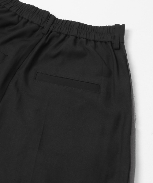SENSE OF PLACE by URBAN RESEARCH(センスオブプレイスバイアーバンリサーチ)の「3タックスラックスワイドパンツ(その他パンツ・レディース・ブラック/グレー系その他・MEDIUM/SMALL)」の4枚目の写真