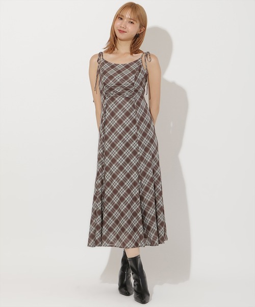 AND COUTURE(アンドクチュール)の「バイヤスチェックキャミワンピース(ワンピース・レディース・ライトグレー/ブラウン/ブラック・FREE)」の3枚目の写真
