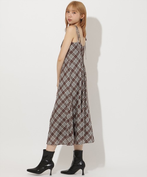 AND COUTURE(アンドクチュール)の「バイヤスチェックキャミワンピース(ワンピース・レディース・ライトグレー/ブラウン/ブラック・FREE)」の21枚目の写真