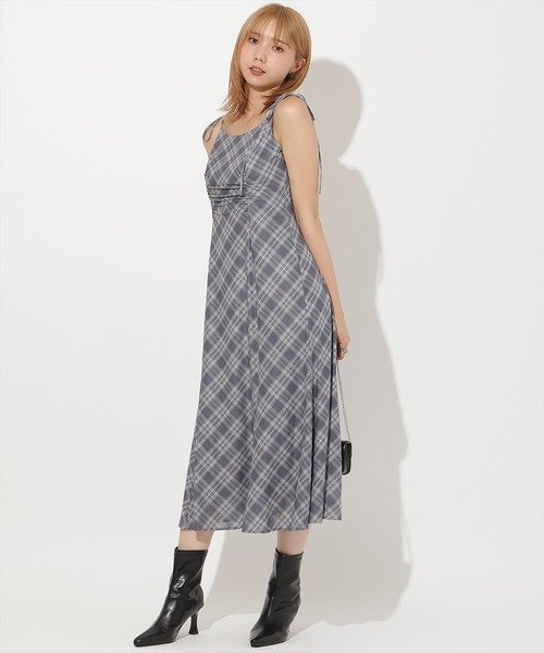 AND COUTURE(アンドクチュール)の「バイヤスチェックキャミワンピース(ワンピース・レディース・ライトグレー/ブラウン/ブラック・FREE)」の15枚目の写真
