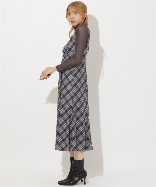 AND COUTURE(アンドクチュール)の「バイヤスチェックキャミワンピース(ワンピース・レディース・ライトグレー/ブラウン/ブラック・FREE)」の9枚目の写真