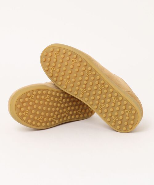 A.P.C.（アーペーセー）の「MOE（スニーカー・レディース・ベージュ・38/36/37）」の3枚目の写真