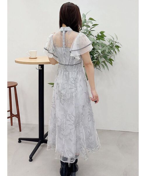 MERCURYDUO（マーキュリーデュオ）の「エンブロイダリーラッフルドレスワンピース（ドレス・レディース・ベビーピンク/ライトグレー・SMALL/MEDIUM）」の21枚目の写真