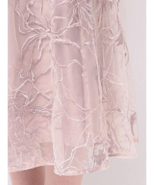 MERCURYDUO（マーキュリーデュオ）の「エンブロイダリーラッフルドレスワンピース（ドレス・レディース・ベビーピンク/ライトグレー・SMALL/MEDIUM）」の5枚目の写真
