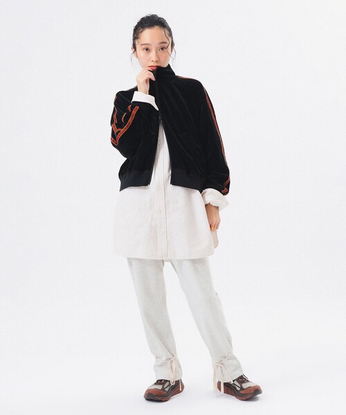 BEAMS BOY(ビームスボーイ)の「【1/15再値下げ】ベロア ライナー フルジップ(パーカー・レディース・ブラック/グリーン・ONE SIZE)」の3枚目の写真