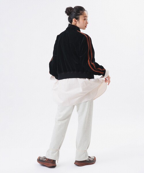 BEAMS BOY(ビームスボーイ)の「【1/15再値下げ】ベロア ライナー フルジップ(パーカー・レディース・ブラック/グリーン・ONE SIZE)」の4枚目の写真