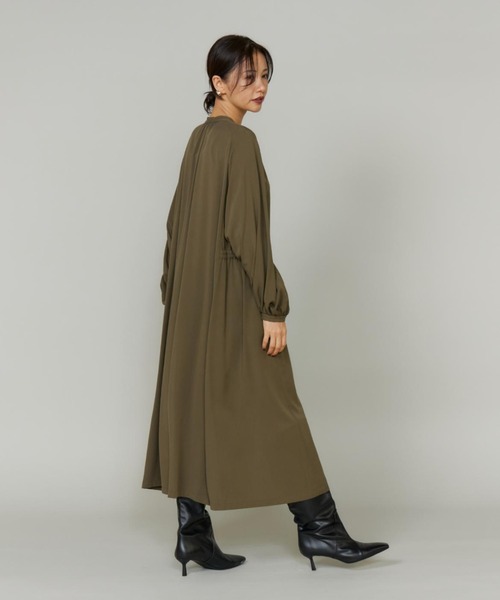 LE SOUK(ルスーク)の「サイドギャザーワンピース(ワンピース・レディース・ネイビー/カーキ・フリー)」の21枚目の写真