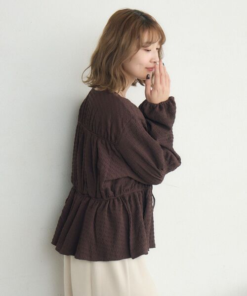 RETRO GIRL(レトロガール)の「リボンペプラムギャザーBL(シャツ/ブラウス・レディース・ナチュラル/ダークブルー/ブラック/ダークブラウン・FREE)」の11枚目の写真