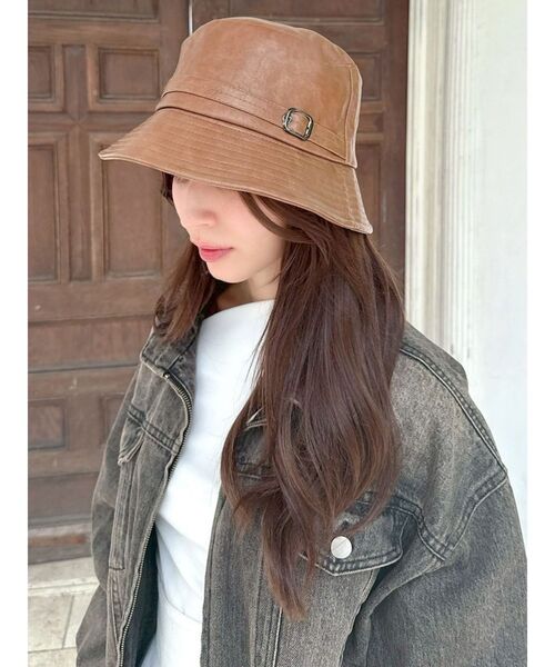 RESEXXY(リゼクシー)の「フェイクレザーバケットハット(ハット・レディース・ブラック/ブラウン・FREE)」の5枚目の写真