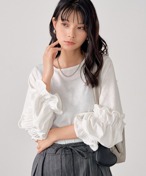 attiree(アティレー)の「スリーブデザインカットソープルオーバー(Tシャツ/カットソー・レディース・ホワイト/ブラック/グレー/モカ/ピンク・FREE)」の1枚目の写真