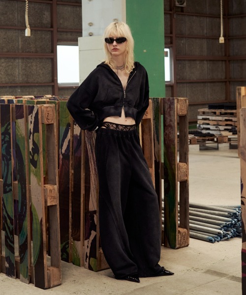 JOSE MOON(ジョゼムーン)の「CROP BIO HOODIE/クロップバイオフーディー(パーカー・レディース・グレー/ブラック・FREE)」の3枚目の写真