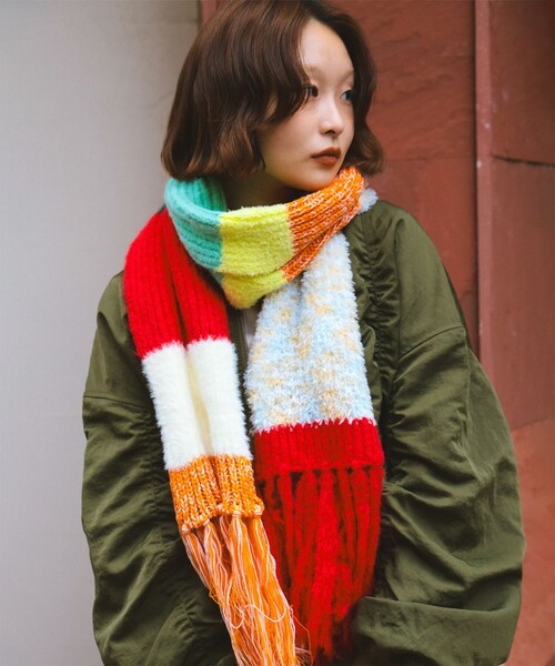 Ray BEAMS(レイビームス)の「ミックス ニット マフラー(マフラー・レディース・レッド/ブルー・ONE SIZE)」の3枚目の写真