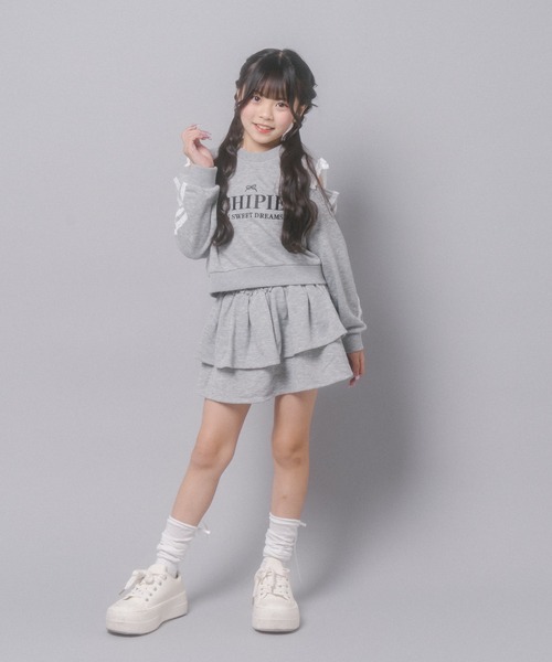 URBAN CHERRY(アーバンチェリー)の「【CHIPIE/シピ】レースリボンカットショルダートップス+ティアードスカート(スウェット・キッズ・ホワイト/ブラック/グレー・140cm/130cm/120cm/110cm/150cm)」の9枚目の写真