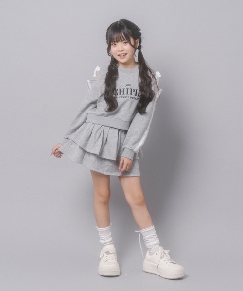URBAN CHERRY(アーバンチェリー)の「【CHIPIE/シピ】レースリボンカットショルダートップス+ティアードスカート(スウェット・キッズ・ホワイト/ブラック/グレー・140cm/130cm/120cm/110cm/150cm)」の10枚目の写真