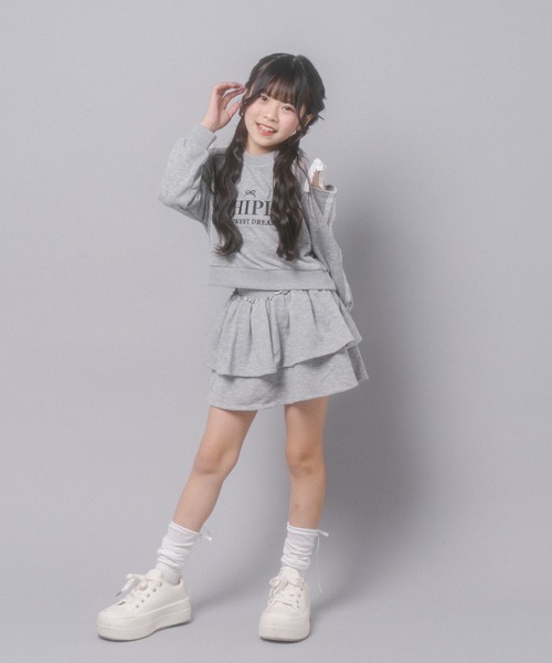 URBAN CHERRY(アーバンチェリー)の「【CHIPIE/シピ】レースリボンカットショルダートップス+ティアードスカート(スウェット・キッズ・ホワイト/ブラック/グレー・140cm/130cm/120cm/110cm/150cm)」の11枚目の写真