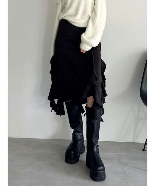 dazzlin(ダズリン)の「フリルスリットサテンスカート(スカート・レディース・ブラック/グレー・SMALL/MEDIUM)」の2枚目の写真