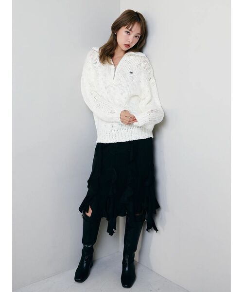 dazzlin(ダズリン)の「フリルスリットサテンスカート(スカート・レディース・ブラック/グレー・SMALL/MEDIUM)」の4枚目の写真