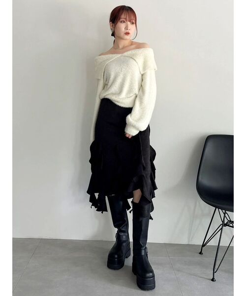 dazzlin(ダズリン)の「フリルスリットサテンスカート(スカート・レディース・ブラック/グレー・SMALL/MEDIUM)」の6枚目の写真