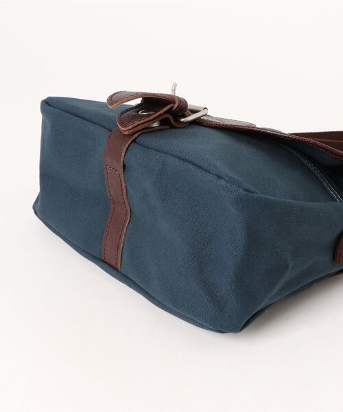 TONE SELECT GOODS(トーンセレクトグッズ)の「Butler Verner Sails(バトラーバーナーセイルズ)10号パラフィンフラップ ショルダーバッグ(JA-1478-2)【パラフィンフラップショルダー】【JA-1478】(ショルダーバッグ・メンズ・レッド/ネイビー・FREE)」の9枚目の写真