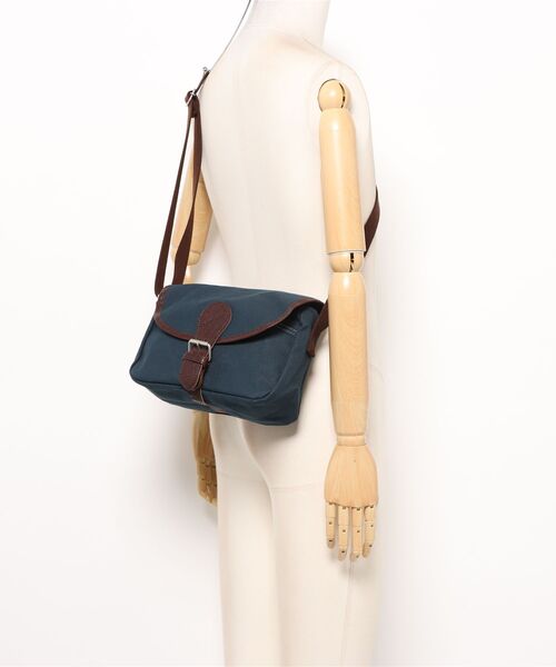 TONE SELECT GOODS(トーンセレクトグッズ)の「Butler Verner Sails(バトラーバーナーセイルズ)10号パラフィンフラップ ショルダーバッグ(JA-1478-2)【パラフィンフラップショルダー】【JA-1478】(ショルダーバッグ・メンズ・レッド/ネイビー・FREE)」の11枚目の写真