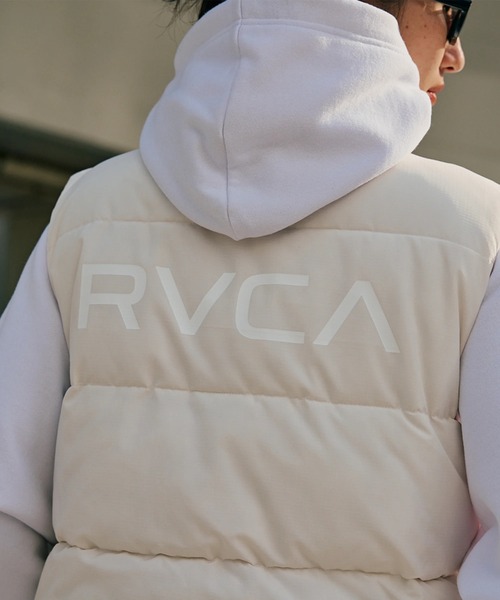 RVCA(ルーカ)の「RVCA レディース RVCA PUFFER VEST ベスト 【2025年秋冬モデル】/ルーカエコダウンベスト(ベスト・レディース・ホワイト系その他/ブラック・SMALL/LARGE/MEDIUM)」の4枚目の写真
