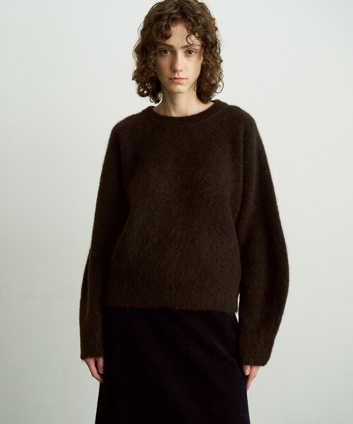 UNFIL（アンフィル）の「UNFIL | スーパーキッドモヘア クルーネックニットプルーバー WOMEN（ニット/セーター・レディース・ブラック/ライトブルー・1）」の3枚目の写真