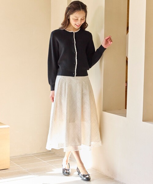Feroux(フェルゥ)の「レーストリム ニット カーディガン(カーディガン/ボレロ・レディース・スカイブルー系/ブラック系・F)」の9枚目の写真