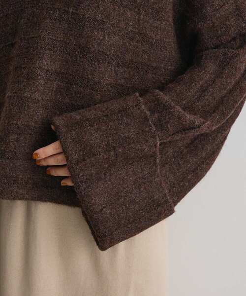 CRAFT STANDARD BOUTIQUE(クラフトスタンダードブティック)の「ロールアップ袖ショート丈ニットプルオーバー<ハンドウォッシャブル>◆(ニット/セーター・レディース・グリーン/ブラウン/レッド/アイボリー・FREE)」の6枚目の写真