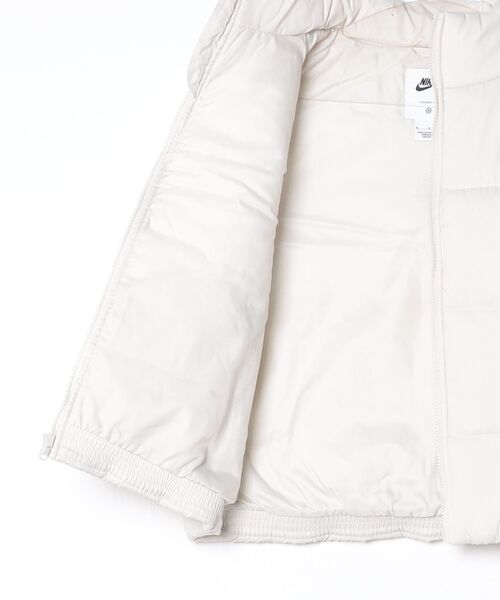 NIKE（ナイキ）の「ナイキ NIKE ナイキ  NSW TF SYNFL CLSC ベスト（ダウンジャケット/コート・レディース・オフホワイト・M/L）」の3枚目の写真