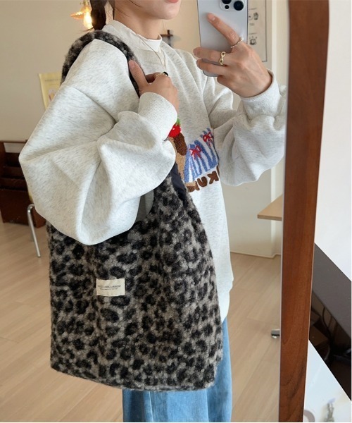 セール】Y2K レオパード柄ウールライクショルダーバッグ/【A4サイズ