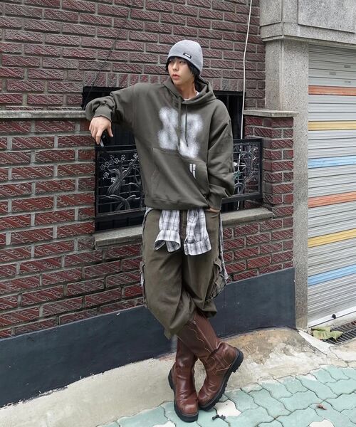 CRIGUN(クリガン)の「エフェクトグラフィックス フードパーカー カーキ(パーカー・レディース・カーキ・X-LARGE/XX-LARGE/MEDIUM/LARGE)」の11枚目の写真