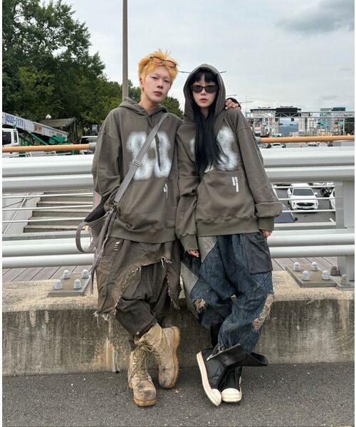 CRIGUN(クリガン)の「エフェクトグラフィックス フードパーカー カーキ(パーカー・レディース・カーキ・X-LARGE/XX-LARGE/MEDIUM/LARGE)」の15枚目の写真