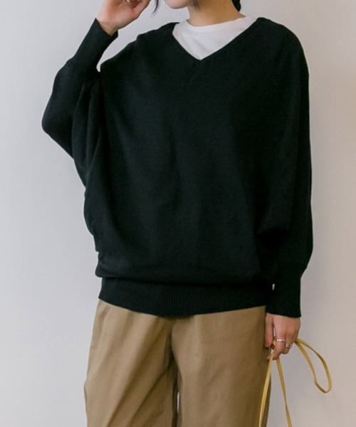 MARAI（マーライ）の「コットンVネックドルマン長袖ニット（ニット/セーター・レディース・マスタード/バーガンディー/ブラック/ダークグリーン/杢グレー/ブルー/グレイッシュベージュ/ネイビー/ホワイト・LL～3L/M～Ｌ/4L～5L）」の3枚目の写真