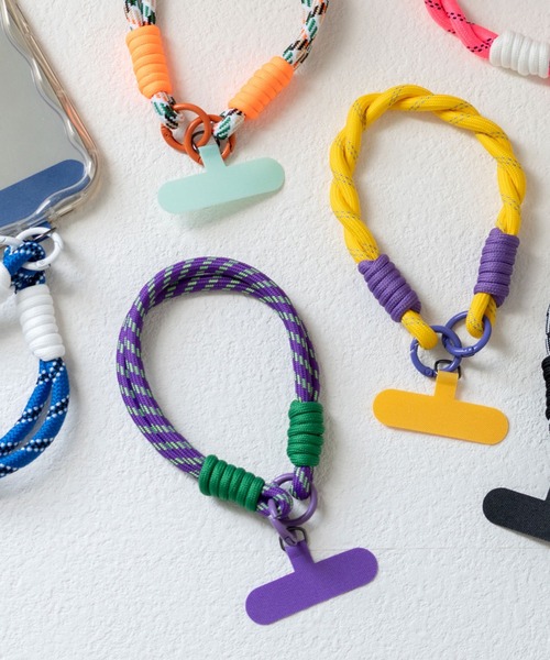 VitaFelice（ヴィータフェリーチェ）の「パラコード ストラップ スマホアクセ バッグチャーム（チャーム・レディース・ブラック/ブルー/ピンク/パープル/イエロー/オレンジ・FREE）」の3枚目の写真