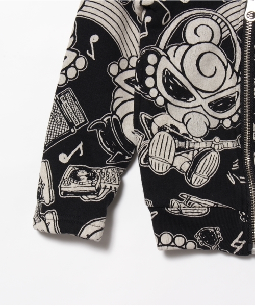 HYSTERIC MINI（ヒステリックミニ）の「HYSTERIC SUPER SHOW CASE総柄 ショート丈ライダースジャケット（ライダースジャケット・キッズ・ブラック/トップグレー・110/100）」の4枚目の写真