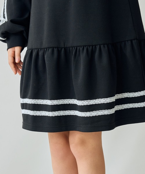 Amourire girl（アムリールガール）の「ハーフZIP リボンラインワンピース（ワンピース・キッズ・ブラック/オフホワイト・130cm/140cm/150cm/160cm）」の6枚目の写真