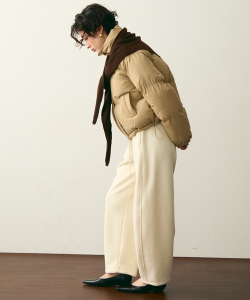 Trish（トリッシュ）の「ハイネックパフィショートジャケット（ダウンジャケット/コート・レディース・ブラック/ベージュ・FREE）」の5枚目の写真