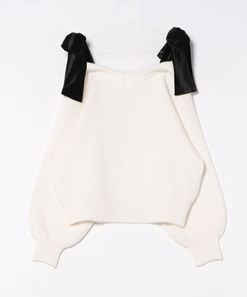 GORGE(ゴージ)の「《ベロアリボン×ふわモコ柔らか》ワイドネックニットトップス 冬◎(ニット/セーター・レディース・オフホワイト/ピンク/チャコール・F)」の13枚目の写真