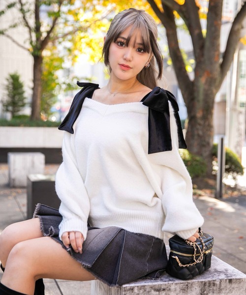 GORGE(ゴージ)の「《ベロアリボン×ふわモコ柔らか》ワイドネックニットトップス 冬◎(ニット/セーター・レディース・オフホワイト/ピンク/チャコール・F)」の7枚目の写真
