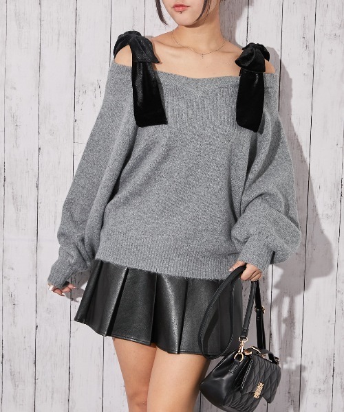 GORGE(ゴージ)の「《ベロアリボン×ふわモコ柔らか》ワイドネックニットトップス 冬◎(ニット/セーター・レディース・オフホワイト/ピンク/チャコール・F)」の10枚目の写真