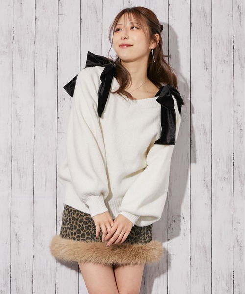 GORGE(ゴージ)の「《ベロアリボン×ふわモコ柔らか》ワイドネックニットトップス 冬◎(ニット/セーター・レディース・オフホワイト/ピンク/チャコール・F)」の15枚目の写真