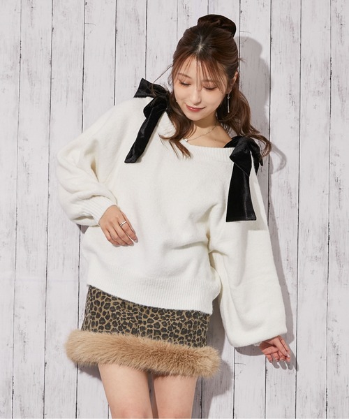 GORGE(ゴージ)の「《ベロアリボン×ふわモコ柔らか》ワイドネックニットトップス 冬◎(ニット/セーター・レディース・オフホワイト/ピンク/チャコール・F)」の16枚目の写真